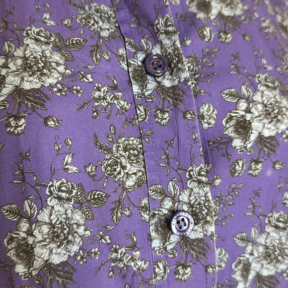 Wildfang The Essential Short Sleeve Button Up in Blue Floral - Picture 2 of 4